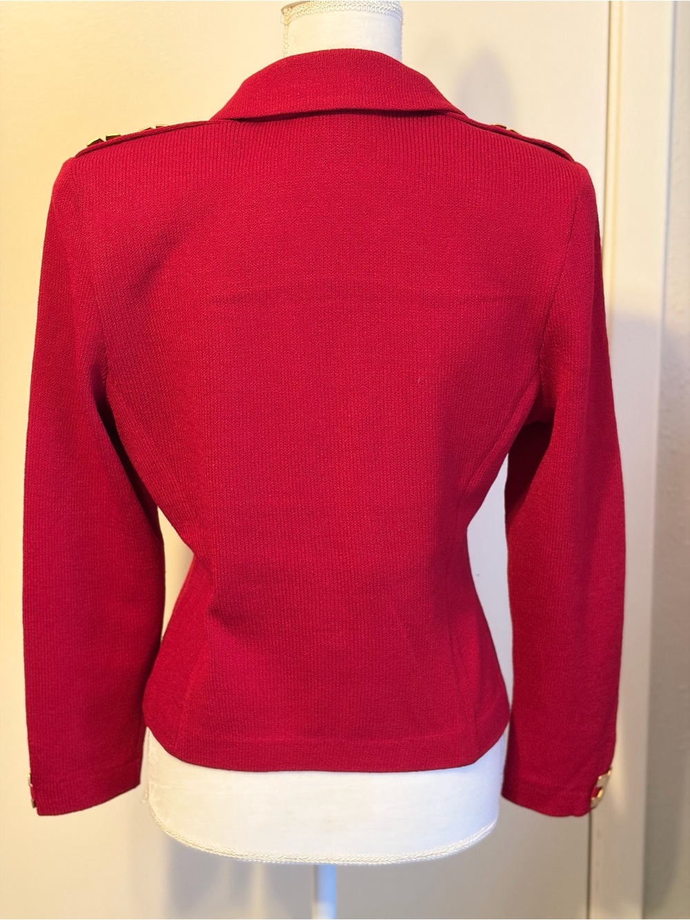 St John Collection - Picture 2 of 10
